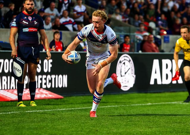 Lachlan Walmsley of Wakefield Trinity goes over for a try during the Betfred Super League round 21 match Wakefield Trinity vs St Helens at DIY Kitchens Stadium, Wakefield, United Kingdom, 8th August 2025

(Photo by Richard Bierton/News Images)