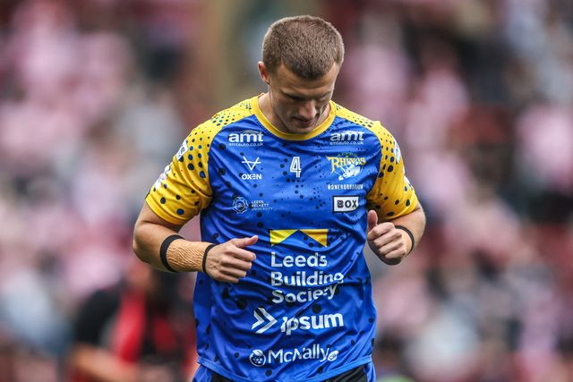 Ash Handley of Leeds Rhinos in the pre-game warm up during the Betfred Super League round 21 match Leigh Leopards vs Leeds Rhinos at Leigh Sports Village, Leigh, United Kingdom, 7th August 2025

(Photo by Alfie Cosgrove/News Images)