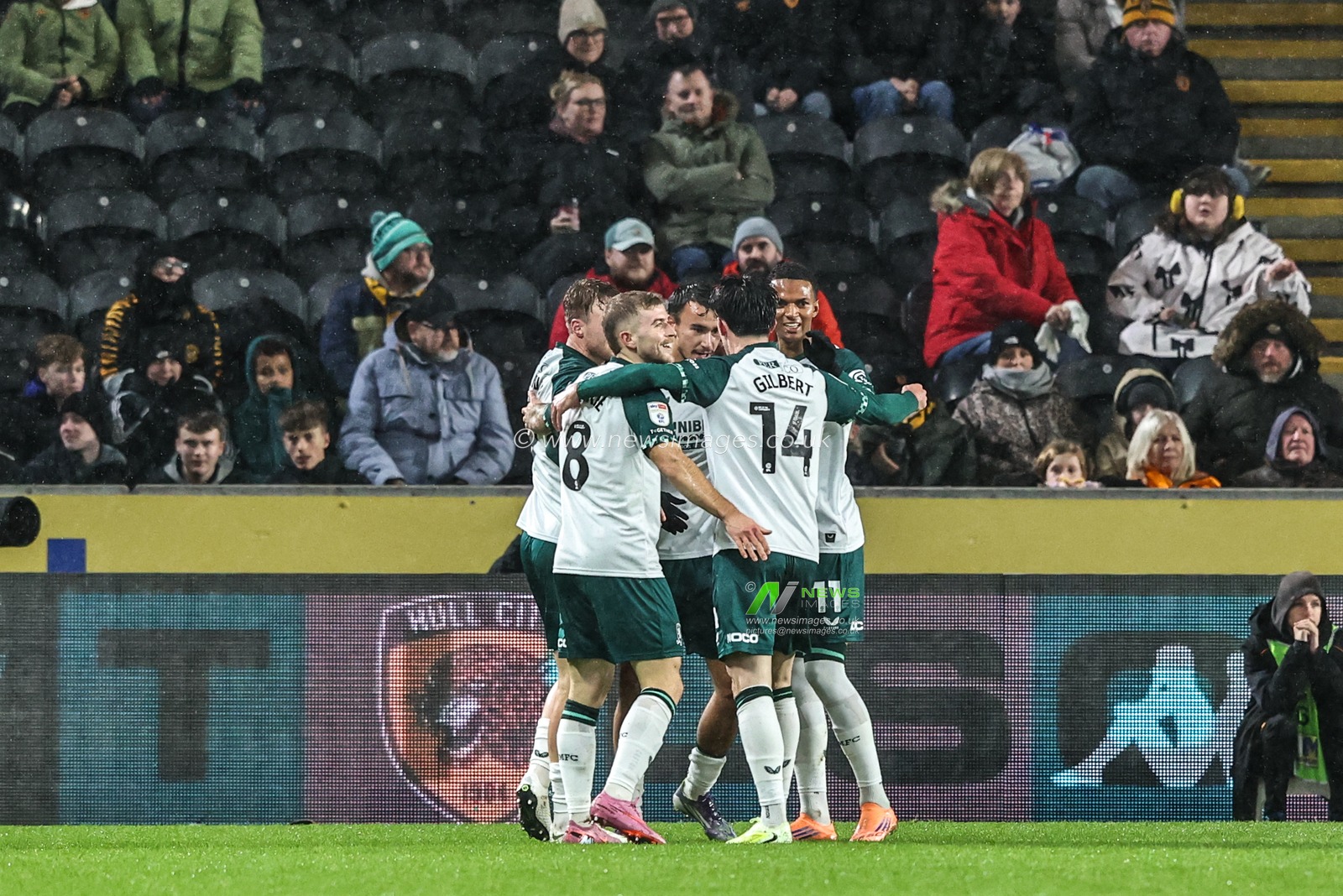 David Strelec of Middlesbrough celebrates his goal to make it 0-1 during the Sky Bet Championship match Hull City vs Middlesbrough at MKM Stadium, Hull, United Kingdom, 5th December 2025

(Photo by Alfie Cosgrove/News Images)

*** GER AUT SUI OUT ***