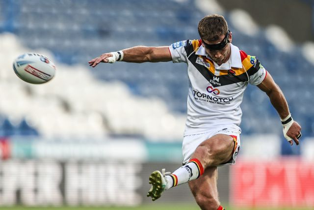 Chris Atkin of Bradford Bulls scores a penalty during the Betfred Super League round 18 match Huddersfield Giants vs Bradford Bulls at Accu Stadium, Huddersfield, United Kingdom on 10 July 2026

(Photo by Alfie Cosgrove/News Images)