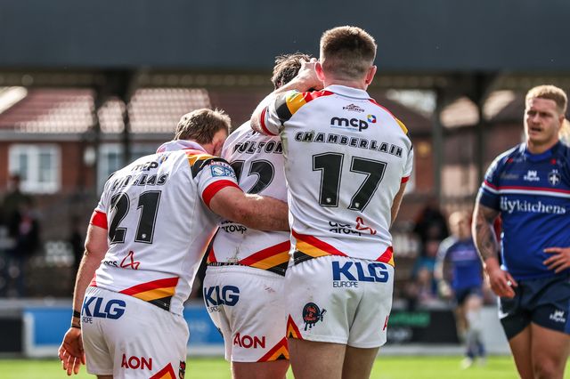 Zac Fulton of Bradford Bulls celebrates his try during the Betfred Super League round 8 match Wakefield Trinity vs Bradford Bulls at DIY Kitchens Stadium, Wakefield, United Kingdom on 18 April 2026

(Photo by Alfie Cosgrove/News Images)