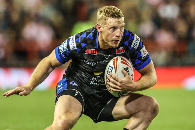 Lachlan Miller of Leeds Rhinos in action during the Betfred Super League round 21 match Leigh Leopards vs Leeds Rhinos at Leigh Sports Village, Leigh, United Kingdom, 7th August 2025

(Photo by Alfie Cosgrove/News Images)