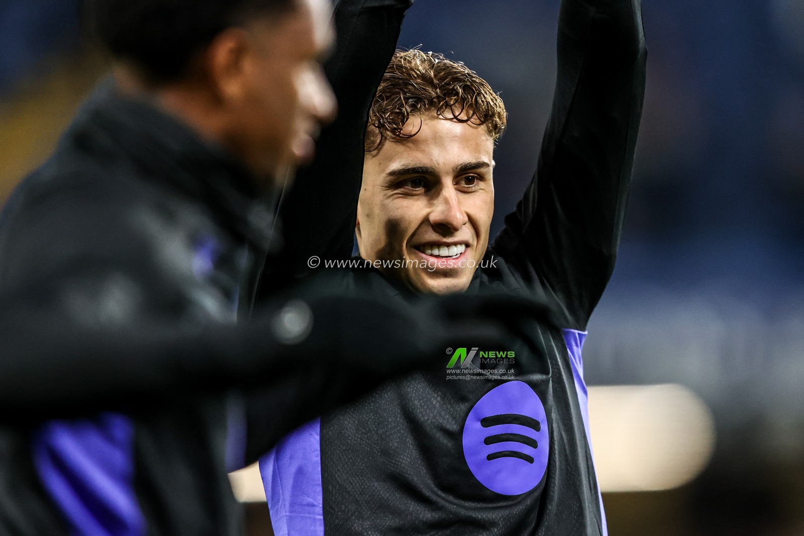 Fermin Lopez of Barcelona in the pregame warmup session during the UEFA Champions League Matchday 5 of 8 Chelsea v Barcelona at Stamford Bridge, London, United Kingdom, 25th November 2025

(Photo by Alfie Cosgrove/News Images)

*** GER AUT SUI OUT ***