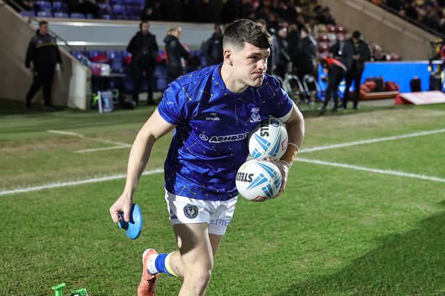 Josh Thewlis of Warrington Wolves in the pre-game warm up during the Betfred Super League Round 4 match York Knights vs Warrington Wolves at LNER Community Stadium, York, United Kingdom on 06 March 2026

(Photo by Mark Cosgrove/News Images)