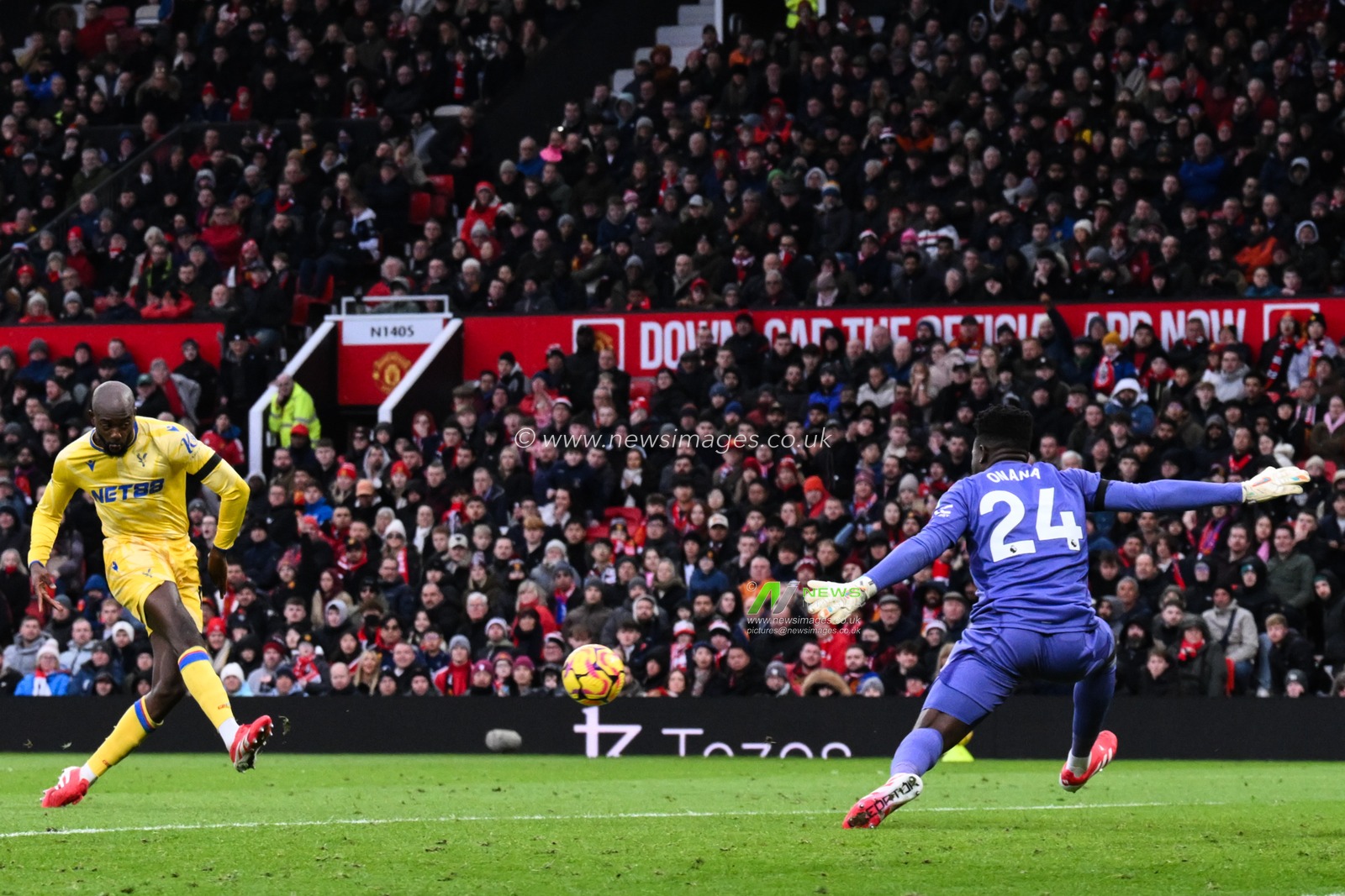 Jean-Philippe Mateta of Crystal Palace scores a goal to make it 0-2 during the Premier League match Manchester United vs Crystal Palace at Old Trafford, Manchester, United Kingdom, 2nd February 2025

(Photo by Craig Thomas/News Images)