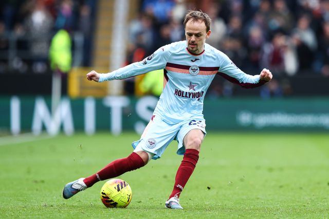Mikkel Damsgaard of Brentford passes the ball forward during the Premier League match Burnley vs Brentford at Turf Moor, Burnley, United Kingdom on 28 February 2026

(Photo by Jorge Horsted/News Images)