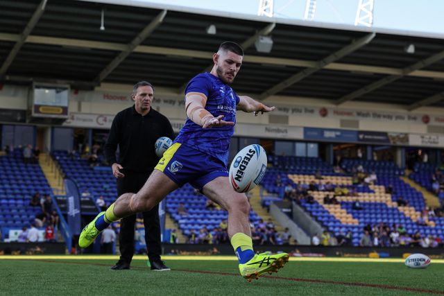 Danny Walker of Warrington Wolves in the pre-game warm up during the Betfred Super League Round 22 match Warrington Wolves vs Catalans Dragons at Halliwell Jones Stadium, Warrington, United Kingdom, 14th August 2025

(Photo by Mark Cosgrove/News Images)