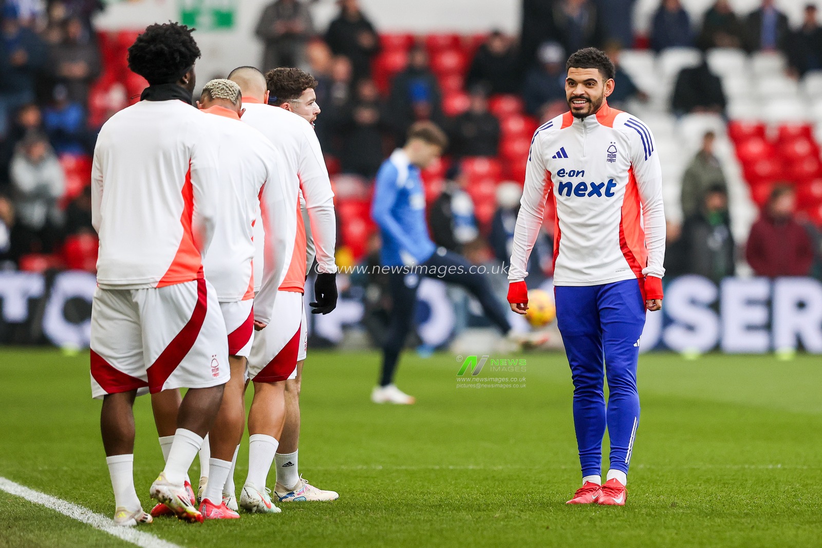 Morgan Gibbs-White of Nottingham Forest warms up prior to the Premier League match Nottingham Forest vs Brighton and Hove Albion at City Ground, Nottingham, United Kingdom, 1st February 2025

(Photo by Alfie Cosgrove/News Images)