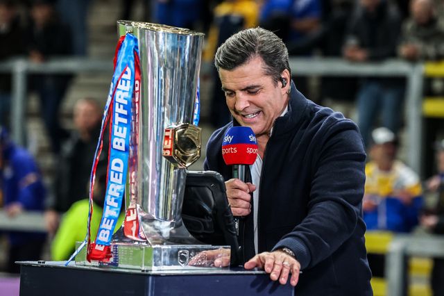 Brian Carney speaks on Sky Sports ahead of the game during the Betfred Super League play-off Eliminator 1 match Leeds Rhinos vs St Helens at Headingley Stadium, Leeds, United Kingdom, 27th September 2025

(Photo by Alfie Cosgrove/News Images)