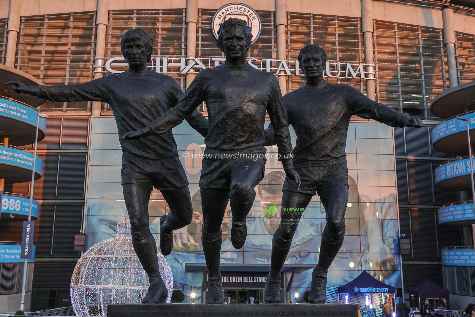 Colin Bell, Francis Lee, and Mike Summerbee statue during the UEFA Champions League Matchday 5 of 8 Manchester City v Bayer 04 Leverkusen at City of Manchester Stadium, Manchester, United Kingdom, 25th November 2025

(Photo by Mark Cosgrove/News Images)

*** GER AUT SUI OUT ***