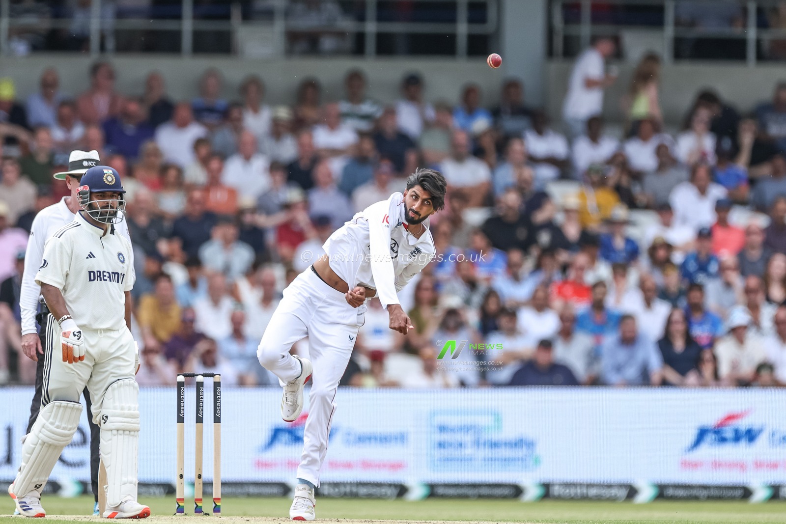 Shoaib Bashir of England delivers the ball during the 1st Rothesay Test Match Day 2 England vs India at Headingley Cricket Ground, Leeds, United Kingdom, 21st June 2025

(Photo by Mark Cosgrove/News Images)