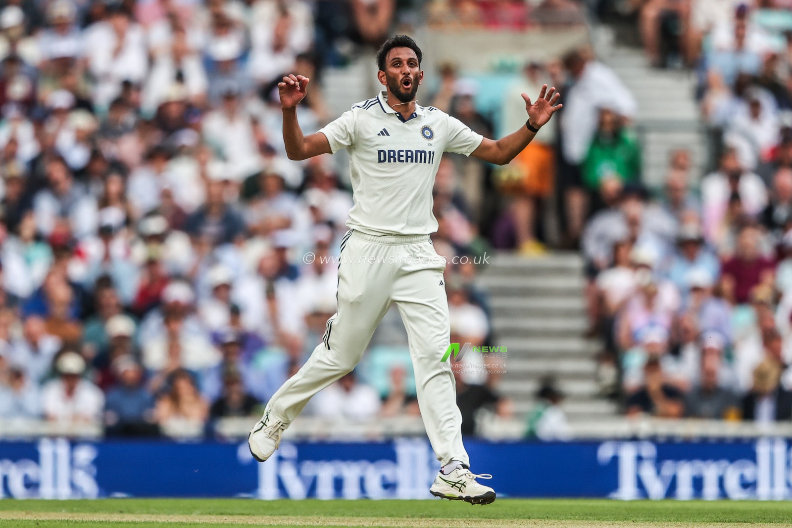 Prasidh Krishna of India reacts during the 5th Rothesay Test Match Day 2 England v India at The Kia Oval, London, United Kingdom, 1st August 2025

(Photo by Alfie Cosgrove/News Images)