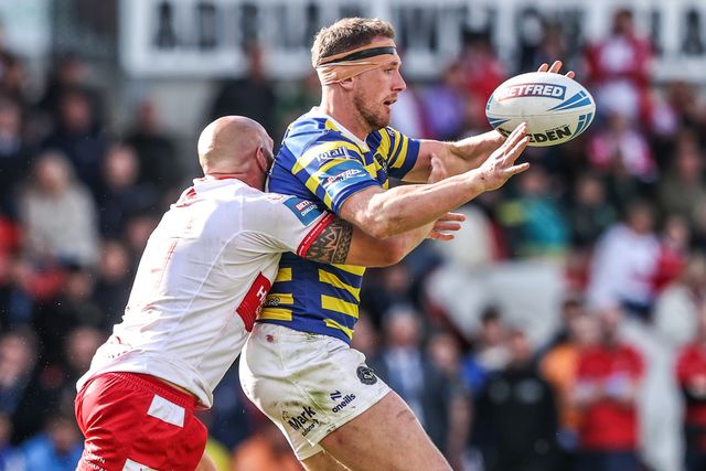 Ben Currie of Warrington Wolves passes the ball during the Betfred Challenge Cup Semi-Finals match Warrington Wolves vs Hull KR at Eco-Power Stadium, Doncaster, United Kingdom on 10 May 2026

(Photo by Alfie Cosgrove/News Images)