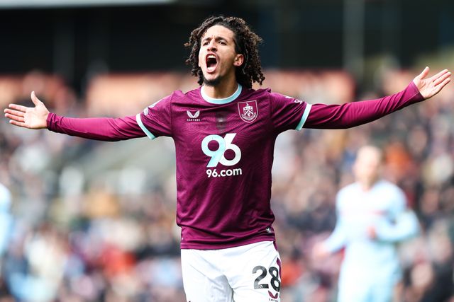 Hannibal Mejbri of Burnley shouts at linesman during the Premier League match Burnley vs Brentford at Turf Moor, Burnley, United Kingdom on 28 February 2026

(Photo by Jorge Horsted/News Images)