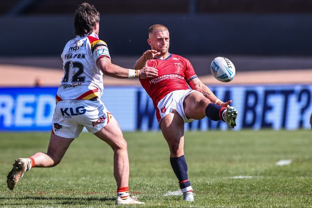 Mikey Lewis of Hull KR kicks the ball up field during the Betfred Super League round 9 match Bradford Bulls vs Hull KR at Odsal Stadium, Bradford, United Kingdom on 25 April 2026

(Photo by Alfie Cosgrove/News Images)