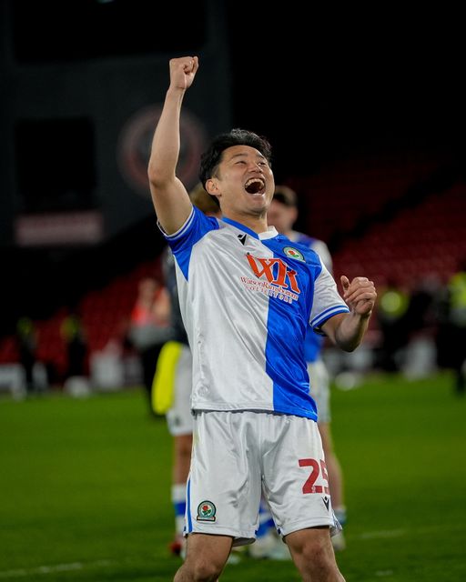 Ryoya Morishita of Blackburn Rovers applauds the fans after the final whistle  and celebrates his team win during the Sky Bet Championship match Sheffield United vs Blackburn Rovers at Bramall Lane, Sheffield, United Kingdom on 22 April 2026

(Photo by Maynard Manyowa/News Images)