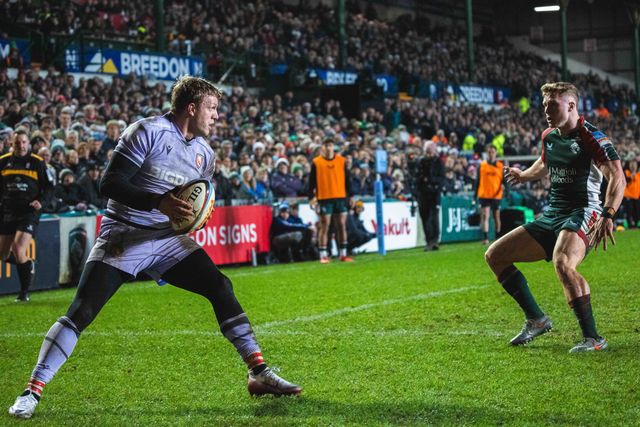 Ollie Thorley of Gloucester Rugby stands of with Joseph Woodward of Leicester Tigers during the Gallagher Premiership match Leicester Tigers vs Gloucester Rugby at Mattioli Woods Welford Road Stadium, Leicester, United Kingdom, 19th December 2025

(Photo by Craig Evans/News Images)

*** GER AUT SUI OUT ***