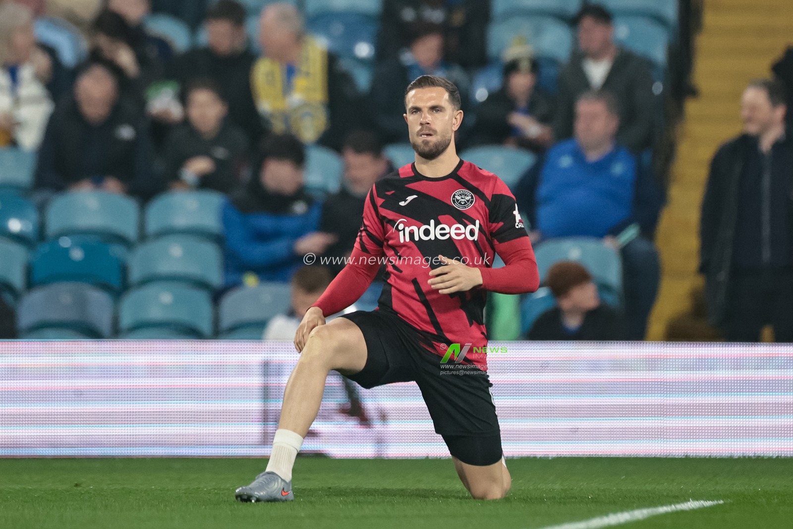 Jordan Henderson of Brentford in the pregame warmup session during the Premier League match Leeds United vs Brentford at Elland Road, Leeds, United Kingdom on 21 March 2026

(Photo by Mark Cosgrove/News Images)
