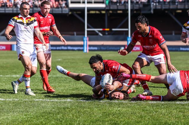 Eliot Peposhi of Bradford Bulls drops the ball before the try line during the Betfred Super League round 9 match Bradford Bulls vs Hull KR at Odsal Stadium, Bradford, United Kingdom on 25 April 2026

(Photo by Alfie Cosgrove/News Images)