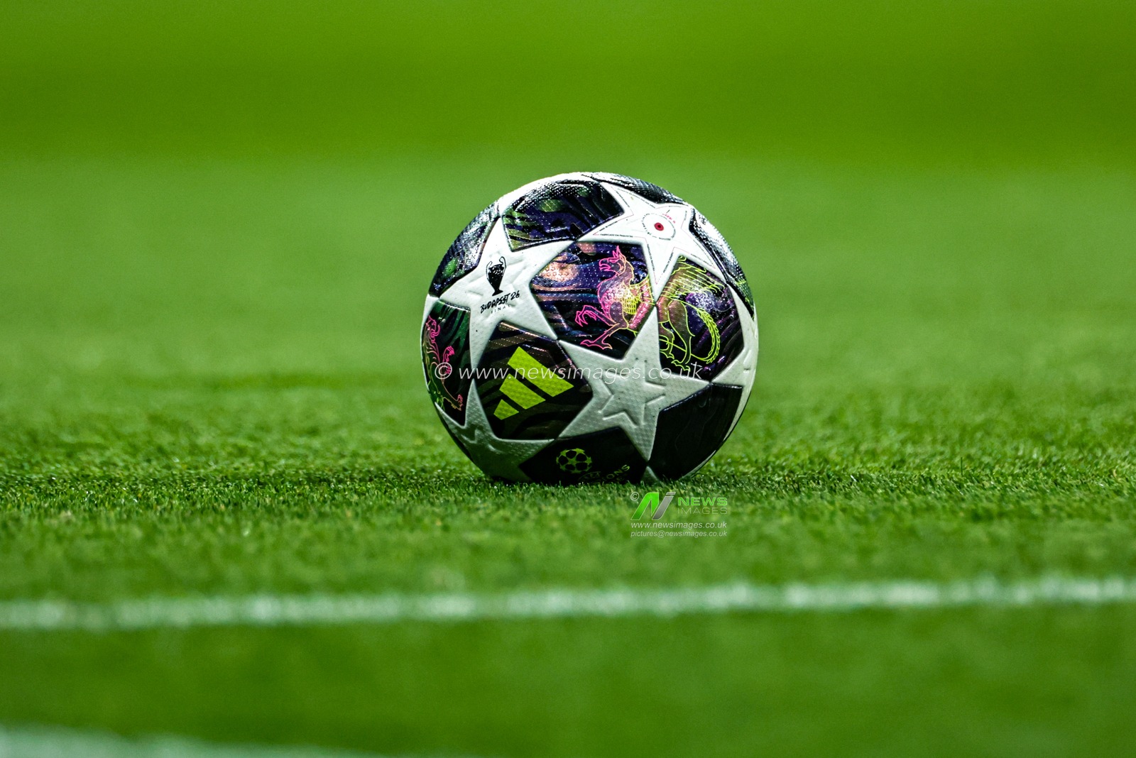 The Adidas UEFA Champions League match ball of the 2025/26 season during the UEFA Champions League last 16 second leg match Manchester City vs Real Madrid at The City of Manchester Stadium, Manchester, United Kingdom on 17 March 2026

(Photo by Mark Cosgrove/News Images)