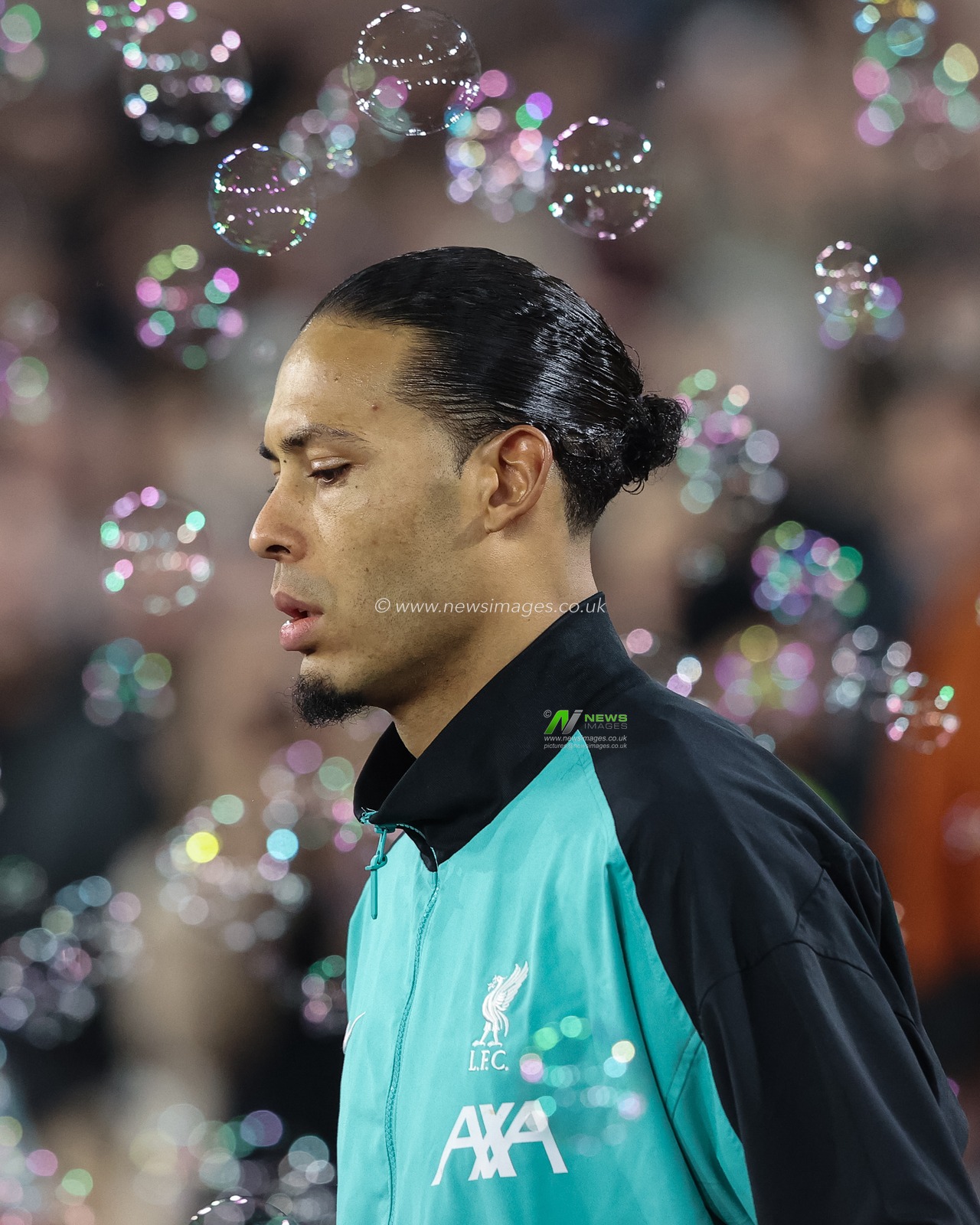 Virgil van Dijk of Liverpool walks out for kick-off during the Premier League match West Ham United vs Liverpool at London Stadium, London, United Kingdom, 29th December 2024

(Photo by Alfie Cosgrove/News Images)