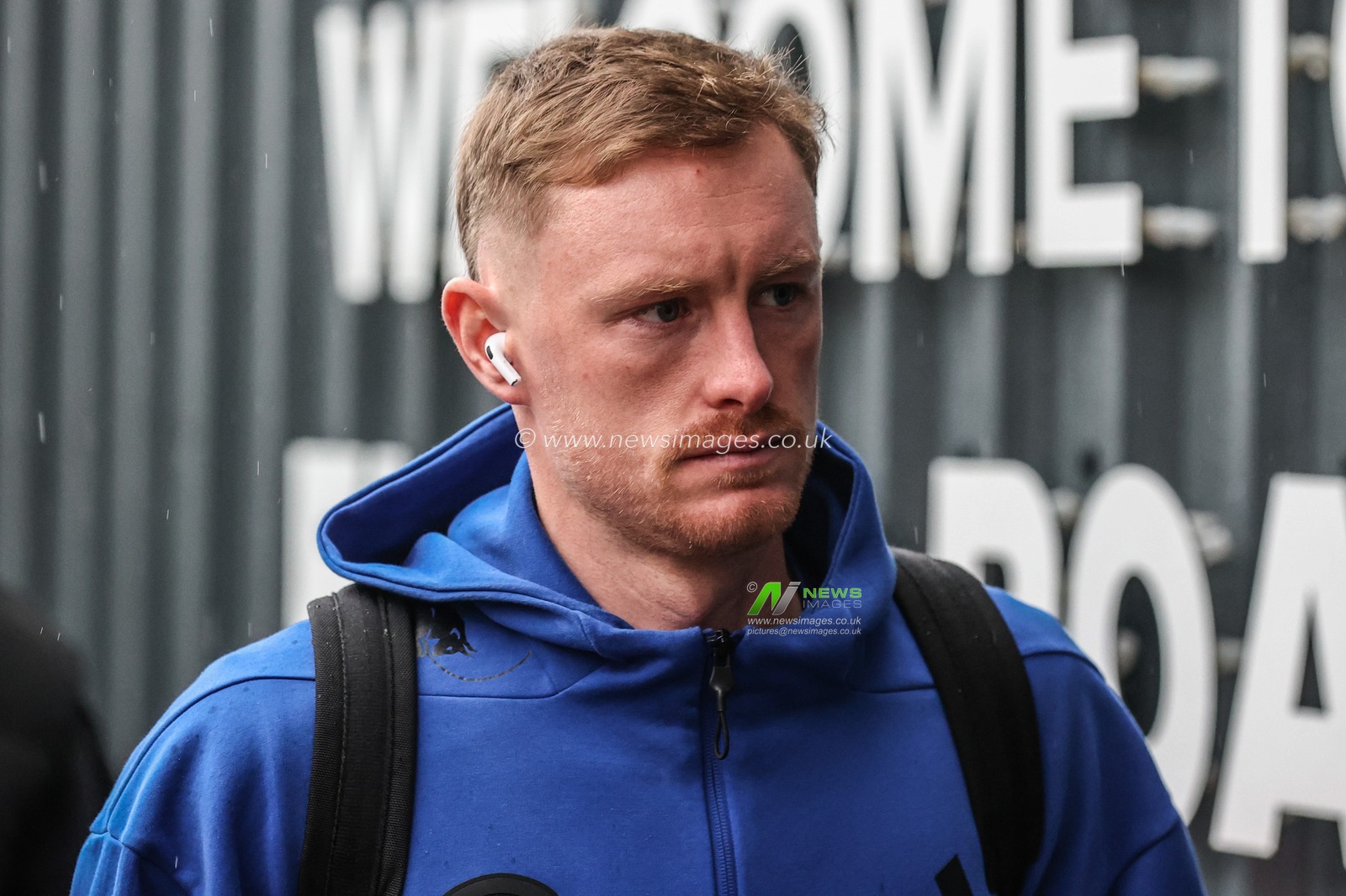 Sean Longstaff of Leeds United arrives during the Premier League match Leeds United vs Aston Villa at Elland Road, Leeds, United Kingdom, 23rd November 2025

(Photo by Alfie Cosgrove/News Images)

*** GER AUT SUI OUT ***