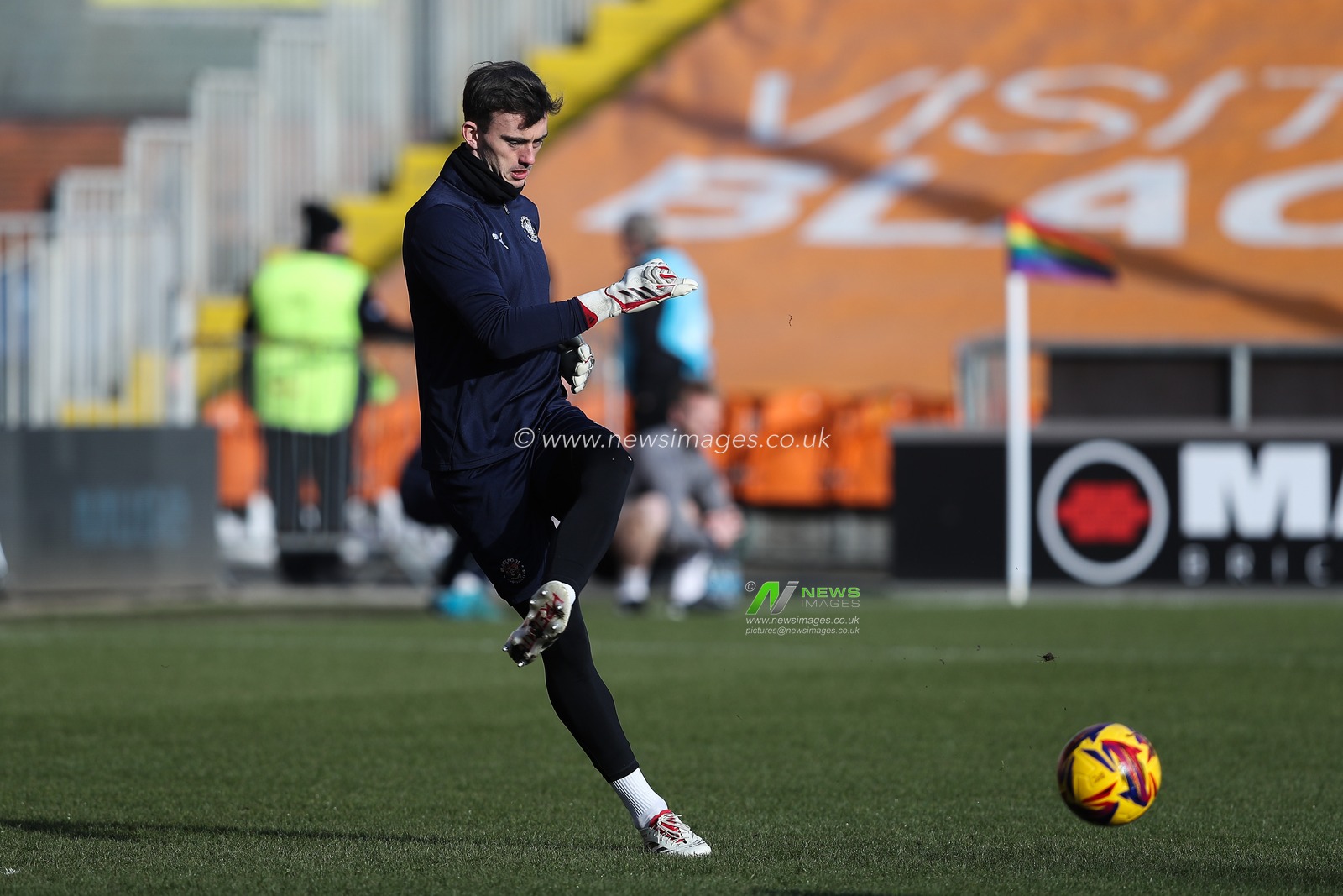 Harry Tyrer of Blackpool during the pre-game warm up ahead of the Sky Bet League 1 match Blackpool vs Charlton Athletic at Bloomfield Road, Blackpool, United Kingdom, 1st February 2025

(Photo by Gareth Evans/News Images)