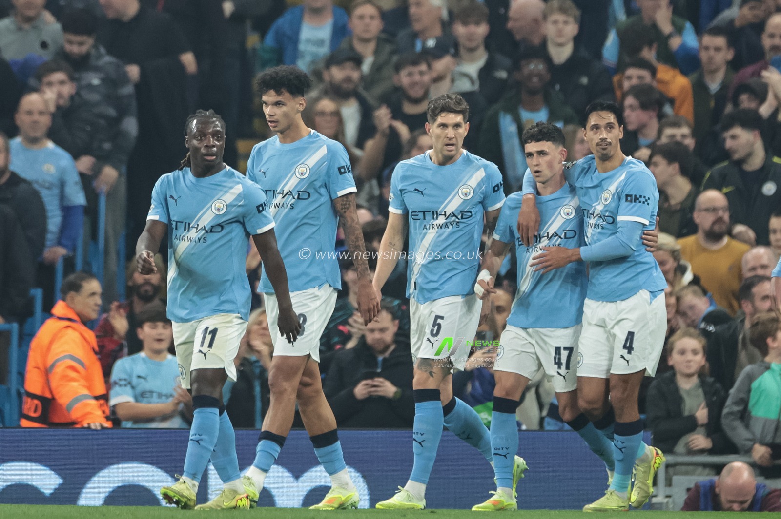 Phil Foden of Manchester City celebrates his goal to make it 0-1 during the UEFA Champions League Matchday 4 of 8 Manchester City vs Borussia Dortmund at the City of Manchester Stadium, Manchester, United Kingdom, 5th November 2025

(Photo by Mark Cosgrove/News Images)

*** GER AUT SUI OUT ***