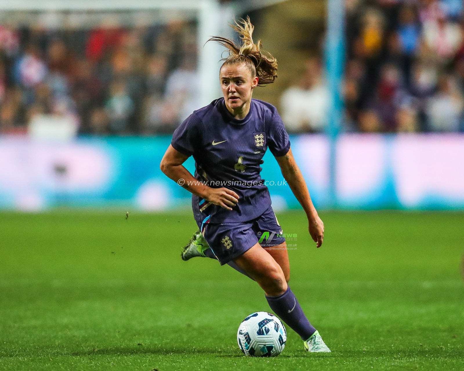 Georgia Stanway of England in action during the Women's International Friendly match England Women vs South Africa Women at Coventry Building Society Arena, Coventry, United Kingdom, 29th October 2024

(Photo by Izzy Poles/News Images)