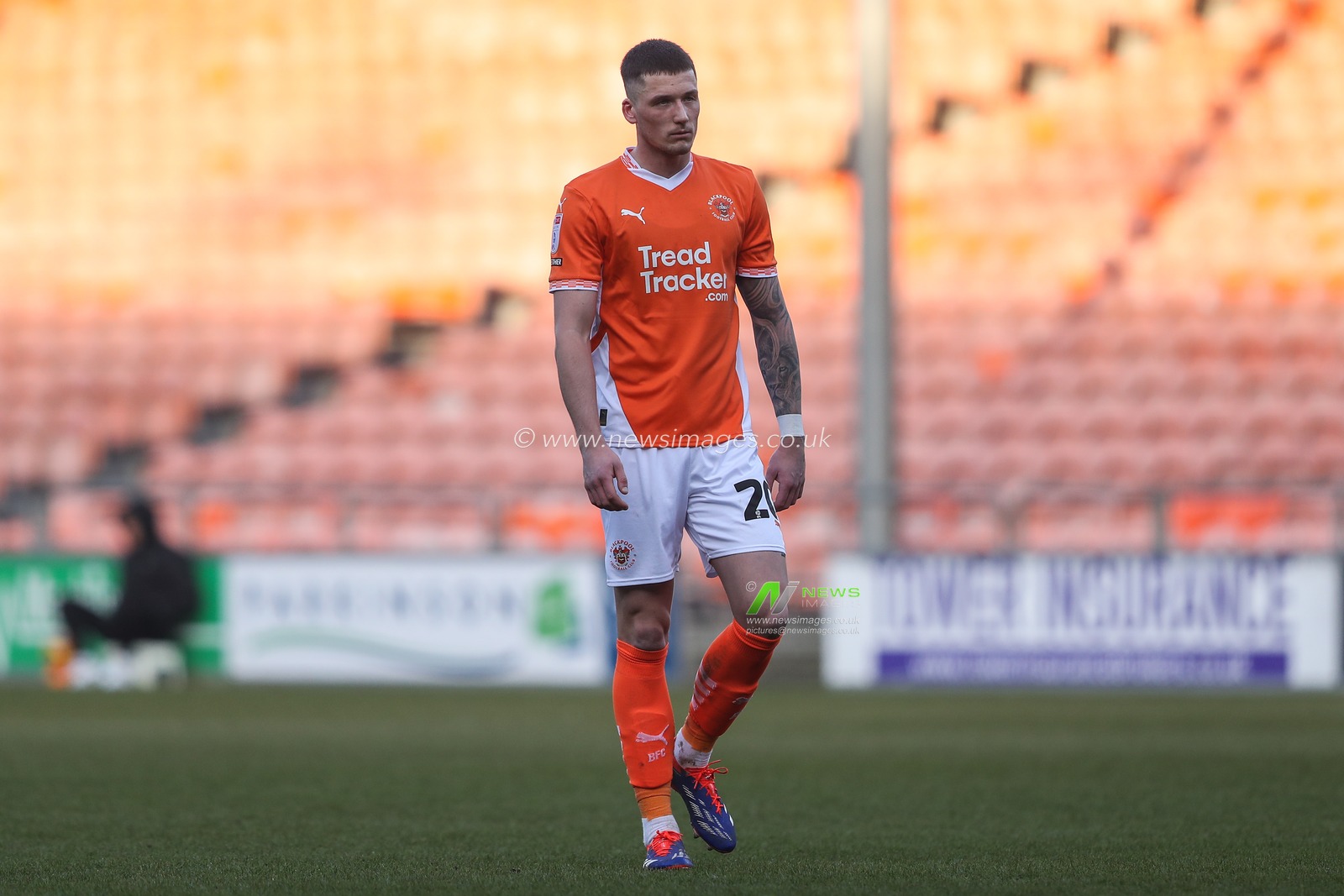Oliver Casey of Blackpool during the Sky Bet League 1 match Blackpool vs Charlton Athletic at Bloomfield Road, Blackpool, United Kingdom, 1st February 2025

(Photo by Gareth Evans/News Images)