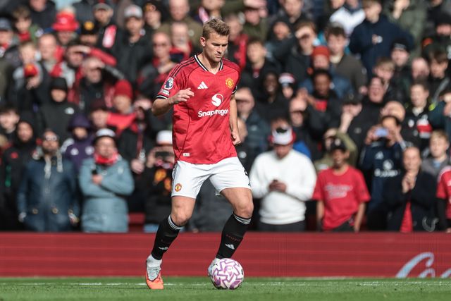 Matthijs de Ligt of Manchester United with the ball during the Premier League match Manchester United vs Sunderland at Old Trafford, Manchester, United Kingdom, 4th October 2025

(Photo by Mark Cosgrove/News Images)