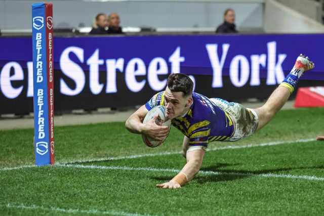 Josh Thewlis of Warrington Wolves goes over for a try in the corner during the Betfred Super League Round 4 match York Knights vs Warrington Wolves at LNER Community Stadium, York, United Kingdom on 06 March 2026

(Photo by Mark Cosgrove/News Images)