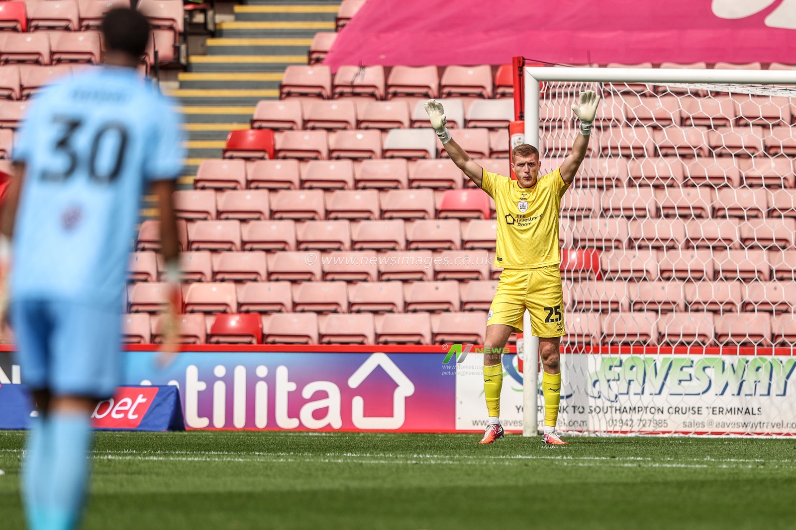 Barnsley goalkeeper Rogan Ravenhill looks on as Bromley goalkeeper Shamal George takes a free kick during the Sky Bet League One match Barnsley vs Bromley at Oakwell, Barnsley, United Kingdom on 15 August 2026

(Photo by Alfie Cosgrove/News Images)