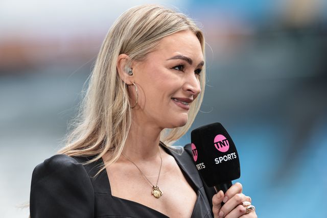 Laura Woods is on the TNT Sports broadcast desk during the Emirates FA Cup Quarter-Final match Manchester City vs Liverpool at Etihad Stadium, Manchester, United Kingdom on 04 April 2026

(Photo by Mark Cosgrove/News Images)