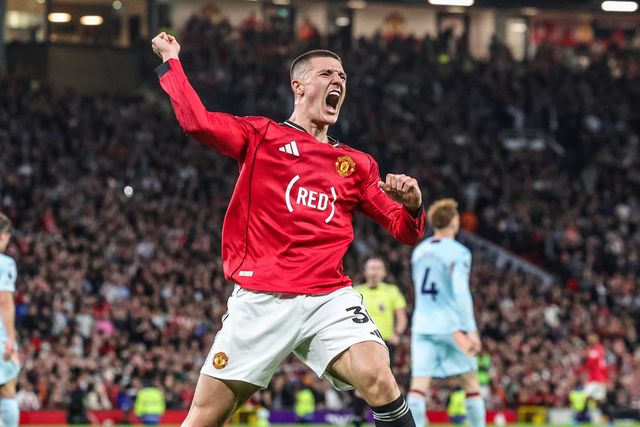 Benjamin Sesko of Manchester United celebrates his goal to make it 2-0 during the Premier League match Manchester United vs Brentford at Old Trafford, Manchester, United Kingdom on 27 April 2026

(Photo by Mark Cosgrove/News Images)