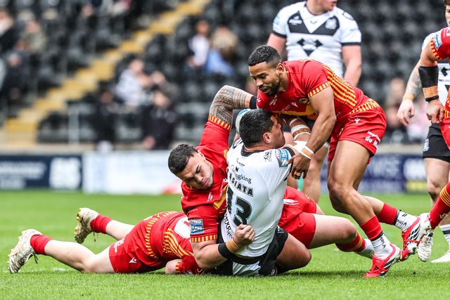 John Asiata of Hull FC is tackled by Kruise Leeming of Catalans Dragons during the Betfred Super League round 6 match Hull FC vs Catalans Dragons at MKM Stadium, Hull, United Kingdom on 29 March 2026

(Photo by Alfie Cosgrove/News Images)