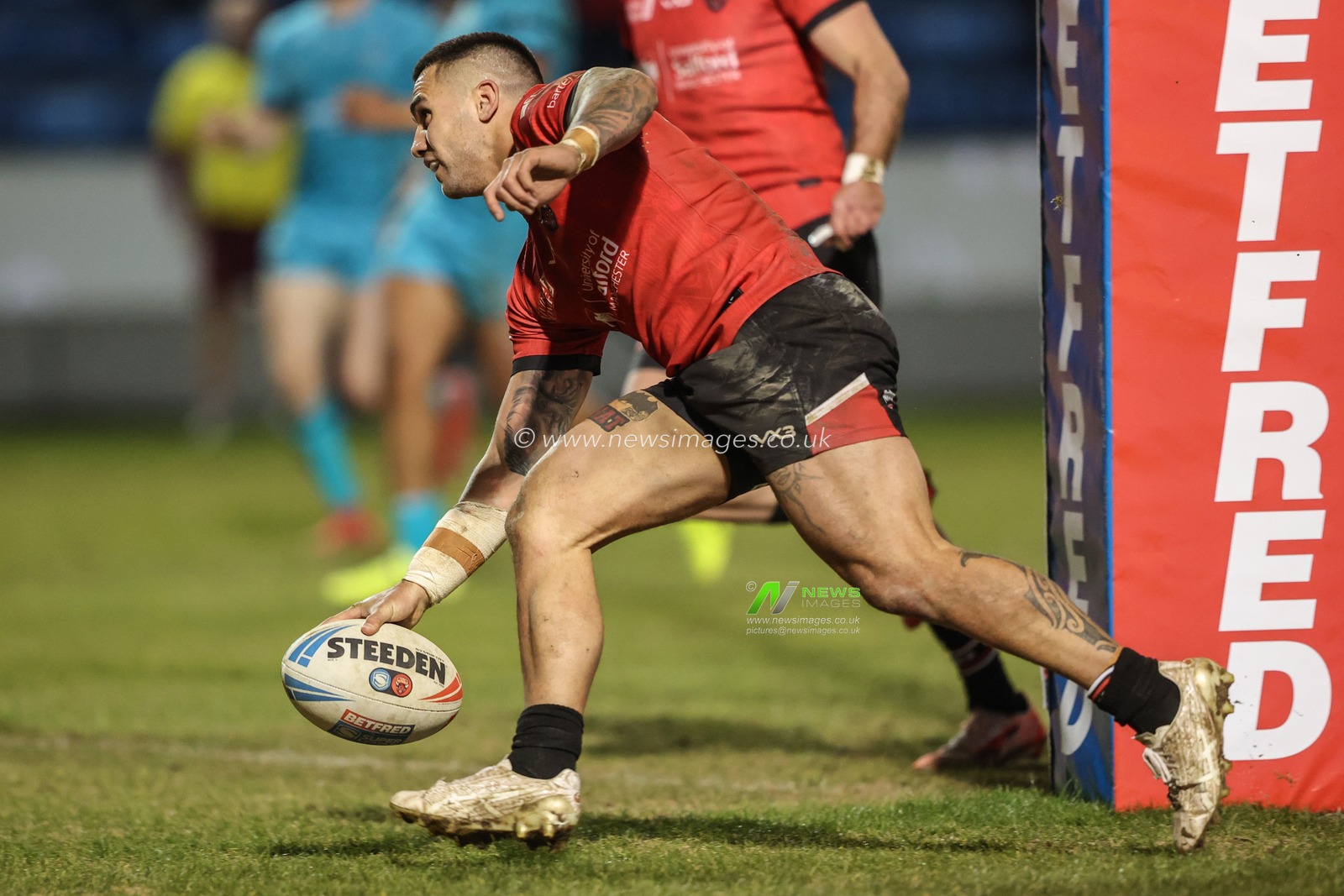 Jayden Nikorima of Salford Red Devils goes over for a try during the Betfred Super League Round 5 match Salford Red Devils vs Huddersfield Giants at Salford Community Stadium, Eccles, United Kingdom, 20th March 2025

(Photo by Alfie Cosgrove/News Images)