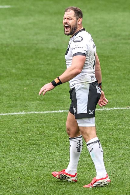 Aidan Sezer of Hull FC gives team mates instructions during the Betfred Super League round 10 match Hull FC vs Toulouse Olympique at MKM Stadium, Hull, United Kingdom on 03 May 2026

(Photo by Alfie Cosgrove/News Images)