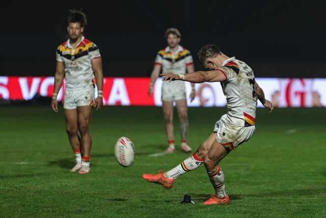 Luke Hooley of Bradford Bulls scores a penalty  during the Betfred Super League Round 5 match Bradford Bulls vs Huddersfield Giants at Odsal Stadium, Bradford, United Kingdom on 20 March 2026

(Photo by Mark Cosgrove/News Images)