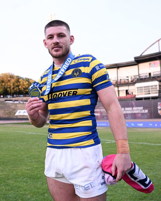 Danny Walker of Warrington Wolves poses for a photo with the MOTM medal following the Betfred Super League round 22 match Bradford Bulls vs Warrington Wolves at Odsal Stadium, Bradford, United Kingdom on 08 August 2026

(Photo by Ben Roberts/News Images)