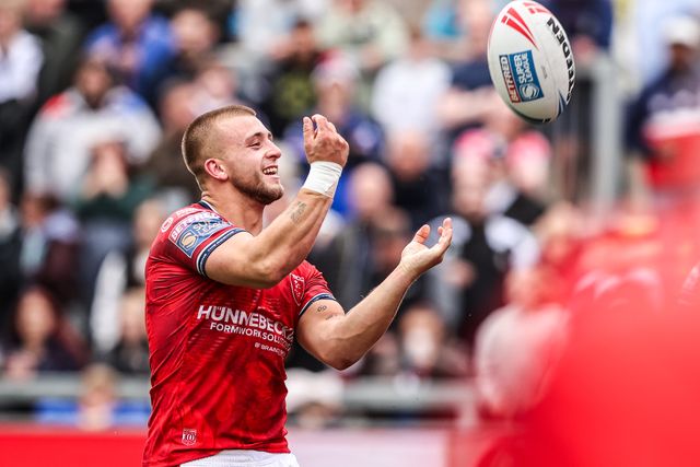 Mikey Lewis of Hull KR celebrates his try during the Betfred Super League round 13 match Wakefield Trinity vs Hull KR at DIY Kitchens Stadium, Wakefield, United Kingdom on 06 June 2026

(Photo by Alfie Cosgrove/News Images)