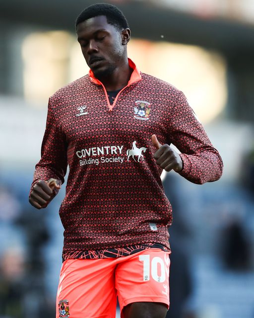 Ephron Mason-Clark of Coventry City warms up ahead of the Sky Bet Championship match Blackburn Rovers vs Coventry City at Ewood Park, Blackburn, United Kingdom on 17 April 2026

(Photo by Jorge Horsted/News Images)