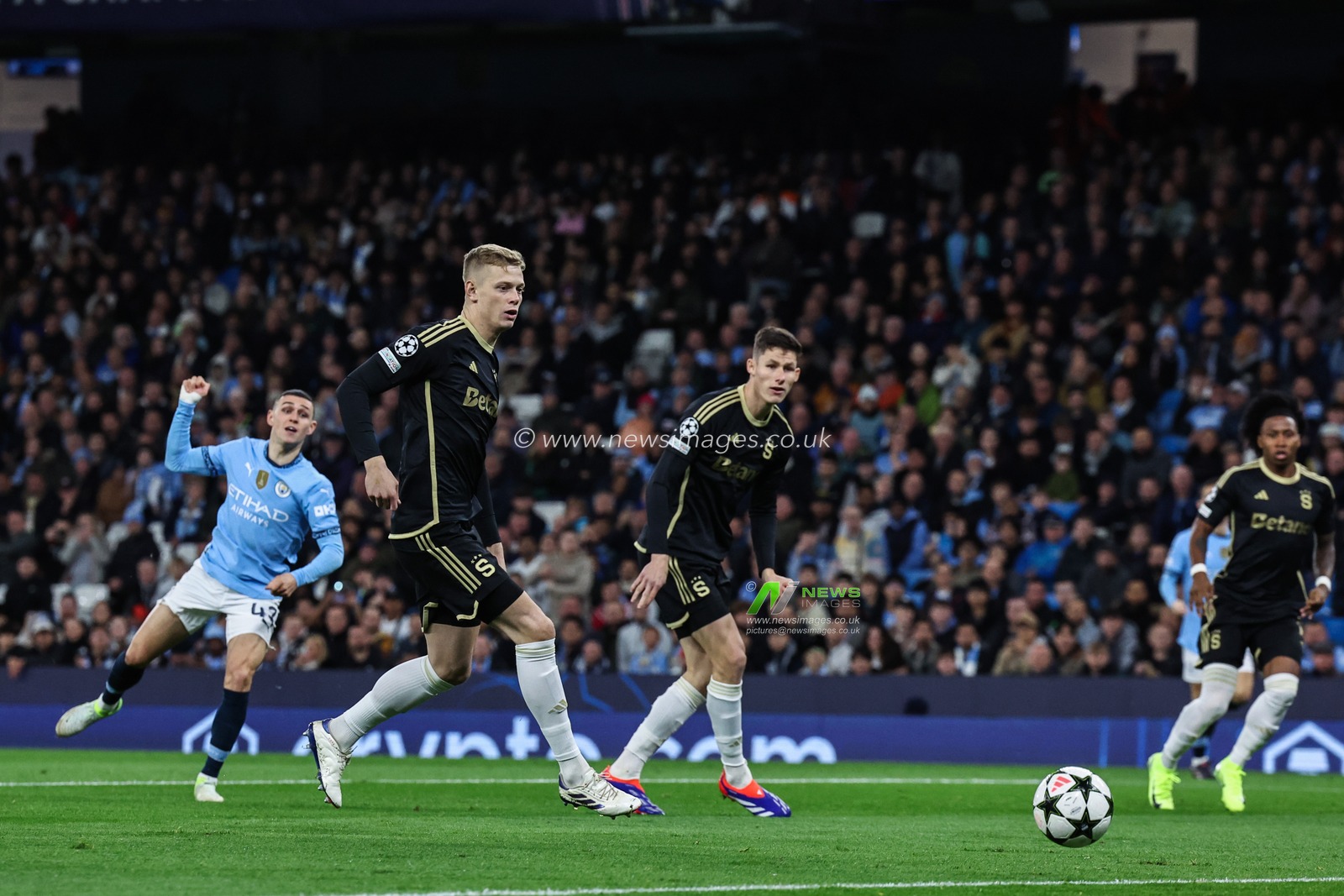 Phil Foden of Manchester City scores a goal to make it 1-0 during the UEFA Champions League, League Stage Manchester City v Sparta Prague at Etihad Stadium, Manchester, United Kingdom, 23rd October 2024

(Photo by Mark Cosgrove/News Images)