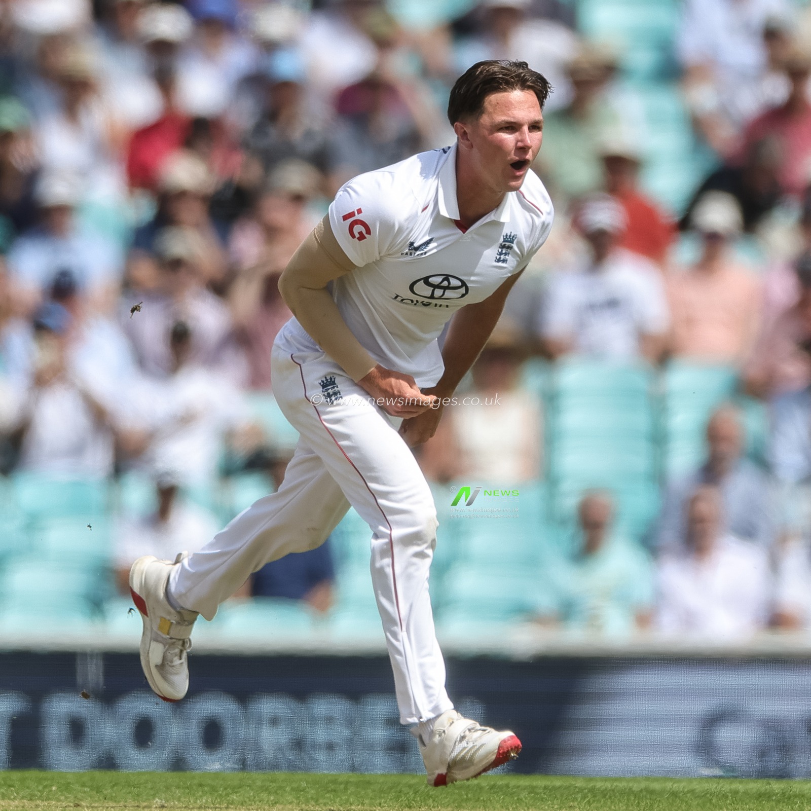 Sonny Baker of England delivers the ball during the 2nd Rothesay Test Match Day 2 match England vs New Zealand at The Kia Oval, London, United Kingdom on 18 June 2026

(Photo by Mark Cosgrove/News Images)