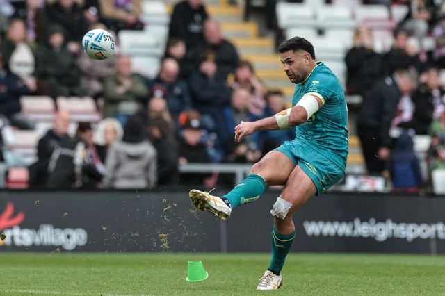 Rhyse Martin of Hull KR converts for a goal during the Betfred Super League round 11 match Leigh Leopards vs Hull KR at Leigh Sports Village, Leigh, United Kingdom on 16 May 2026

(Photo by Mark Cosgrove/News Images)