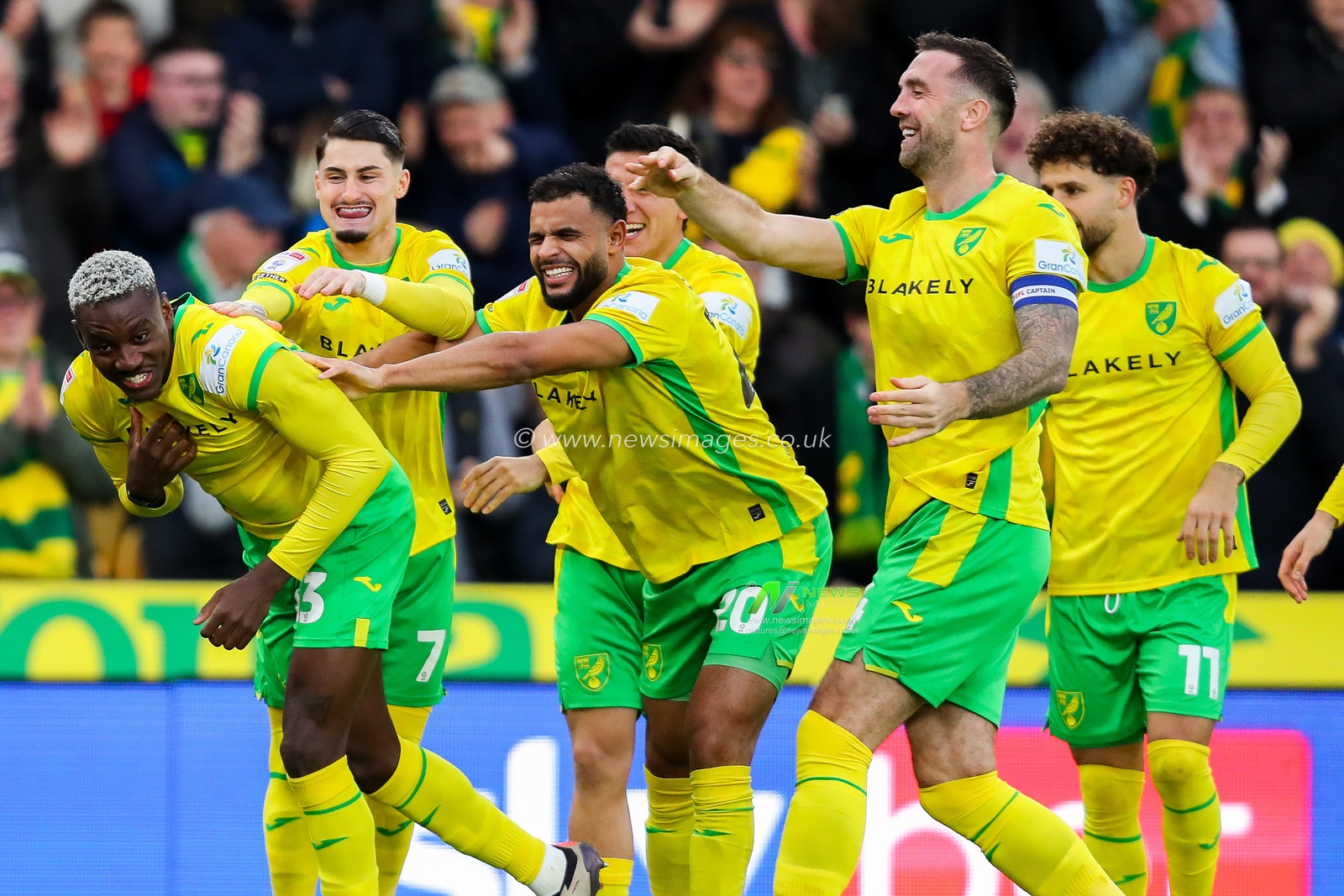 Jose Cordoba of Norwich City celebrates his goal with teammates to make it 1-0 during the Sky Bet Championship match Norwich City vs Burnley at Carrow Road, Norwich, United Kingdom, 15th December 2024

(Photo by Izzy Poles/News Images)