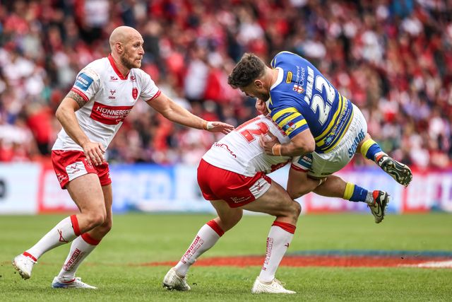 Joe Philbin of Warrington Wolves is tackled by James Batchelor of Hull KR during the Betfred Challenge Cup Semi-Finals match Warrington Wolves vs Hull KR at Eco-Power Stadium, Doncaster, United Kingdom on 10 May 2026

(Photo by Alfie Cosgrove/News Images)