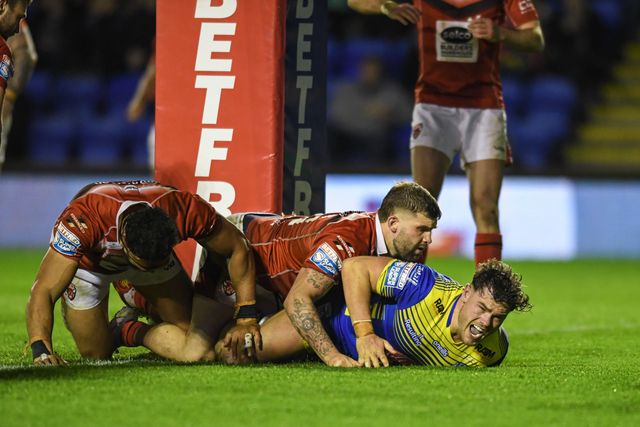 Betfred Super League Round 8 Warrington Wolves v Salford Red Devils