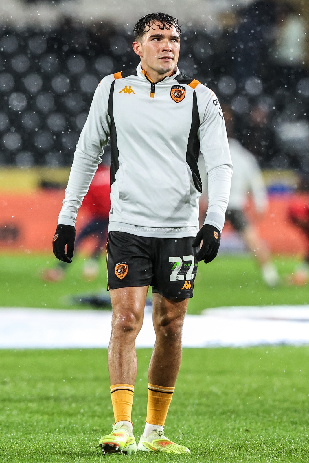 Kyle Joseph of Hull City in the pregame warmup session during the Sky Bet Championship match Hull City vs Middlesbrough at MKM Stadium, Hull, United Kingdom, 5th December 2025

(Photo by Alfie Cosgrove/News Images)

*** GER AUT SUI OUT ***