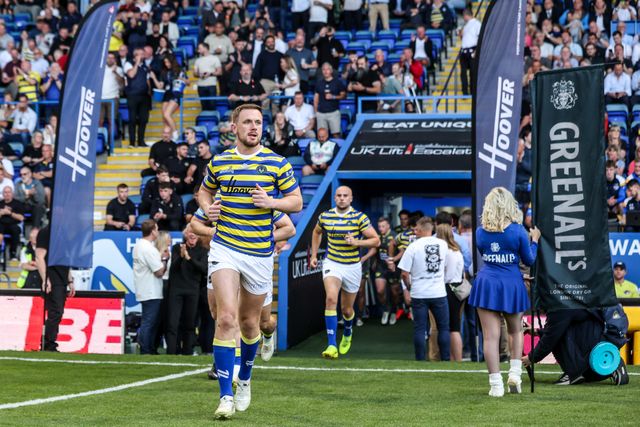 Ben Currie of Warrington Wolves comes out for the game during the Betfred Super League round 15 match Warrington Wolves vs Leeds Rhinos at The Halliwell Jones Stadium, Warrington, United Kingdom on 18 June 2026

(Photo by Alfie Cosgrove/News Images)